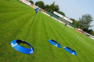 Picture of POWERSHOT® KIT DE 3 CIBLES DE FOOT GOLF AVEC JALON DRAPEAUX ET SAC DE TRANSPORT